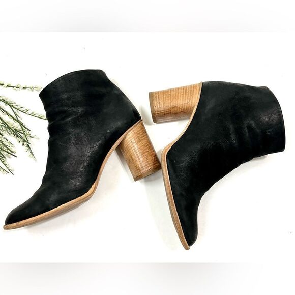 M. Gemi The Finezza Black Leather Ankle Boots - Picture 8 of 13